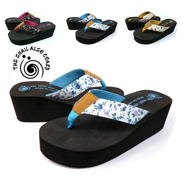 Womens Maine Isle Flip-Flops, Woven Print  |  Sandals & Water Shoes Sandals & Water Shoes Bright Mariner Ditzy Gingham