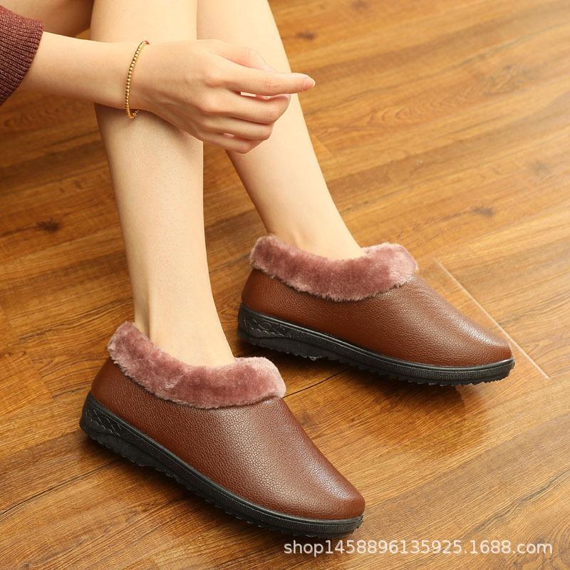 Womens Wicked Good Clogs  |  Slippers Shoes Brown